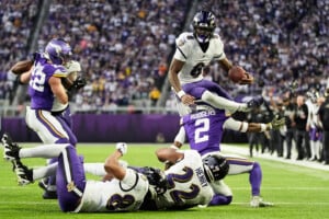 Ravens win 3rd straight game, get 3 takeaways to take down gaffe-prone Vikings 27-19