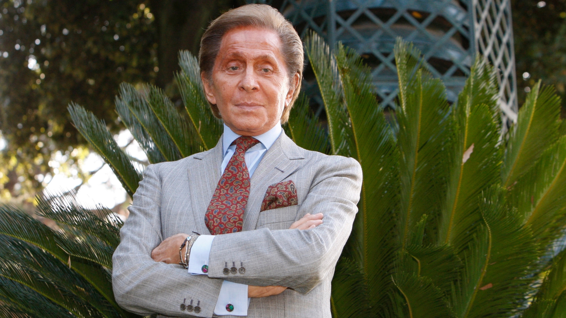 Stars and the public say final good goodbye to fashion icon Valentino at Rome funeral