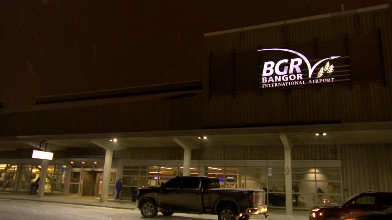 Private jet with 8 aboard crashes on takeoff in Maine, FAA says