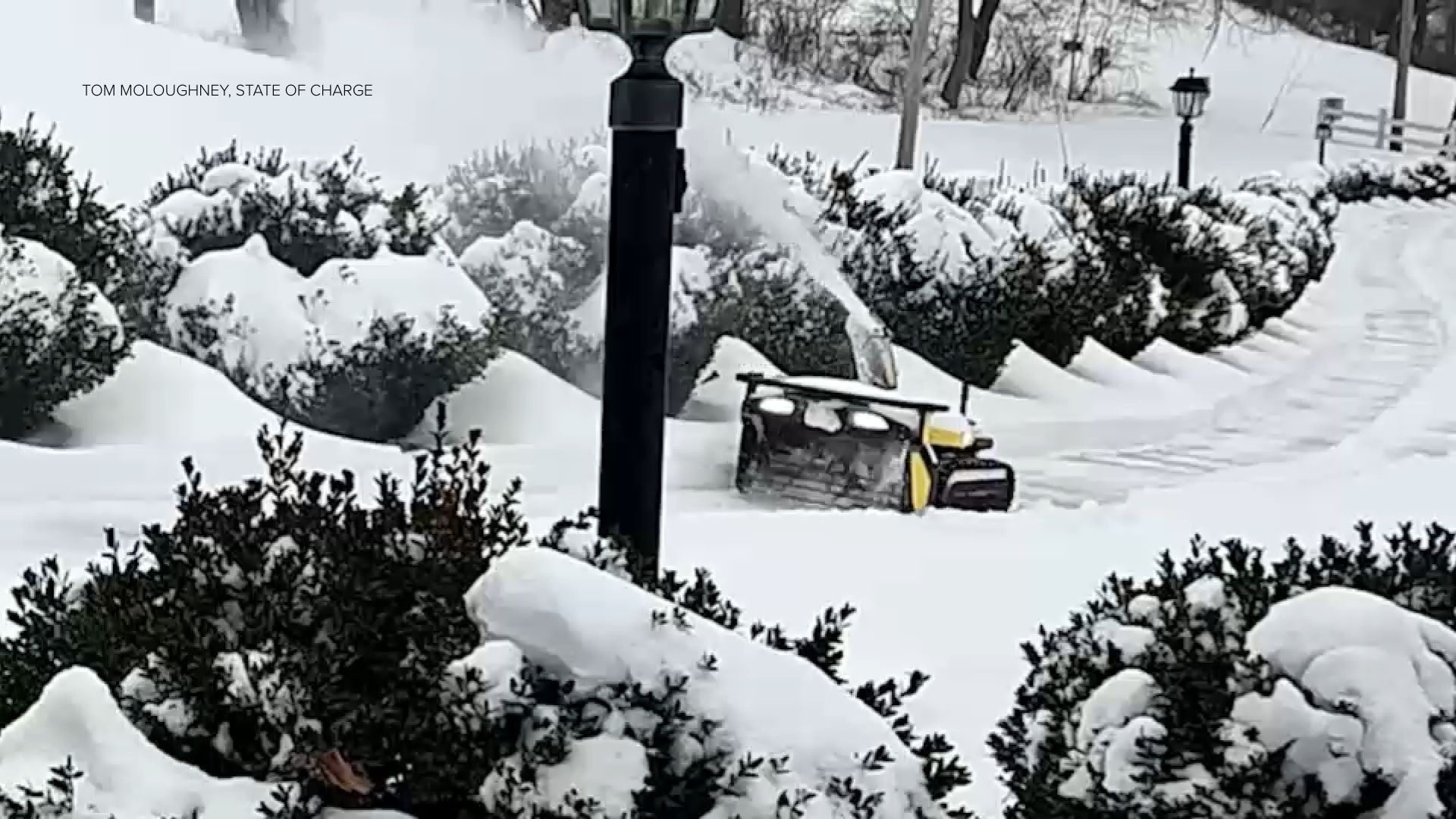 Viral video shows autonomous snow blower at work clearing driveway: ‘It actually works’