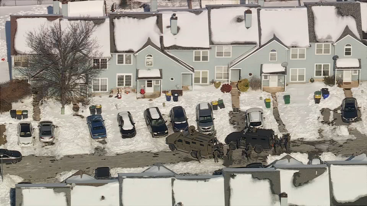 Heavy police presence for incident at townhouse community in Newark, Delaware