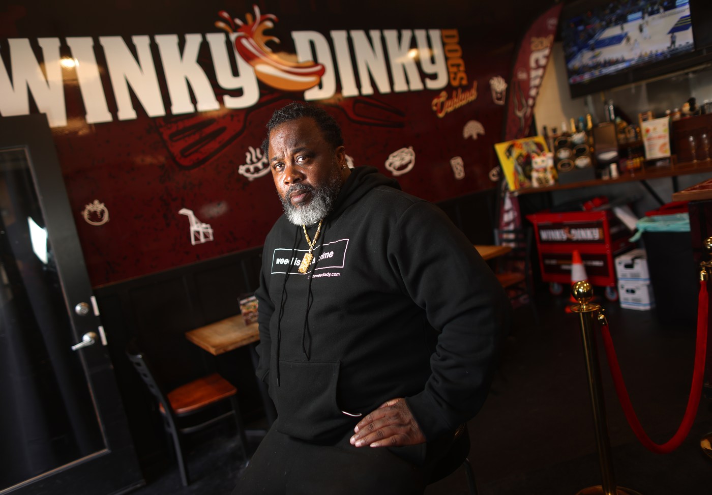 Winky Dinky Dogs opens in Oakland’s former Original Kasper’s triangle