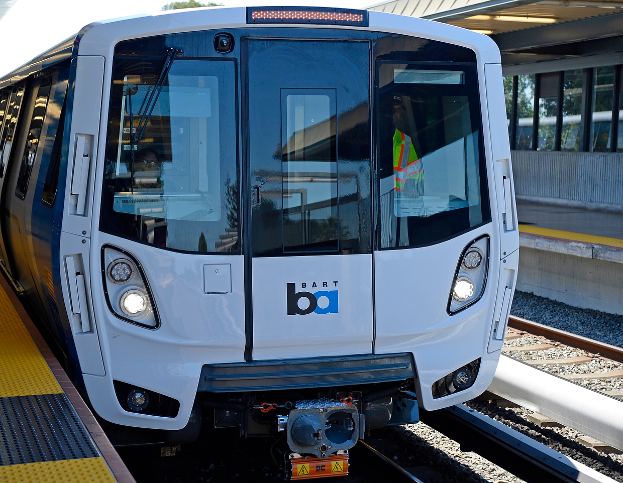 Woman dies after being hit by BART train at West Oakland Station