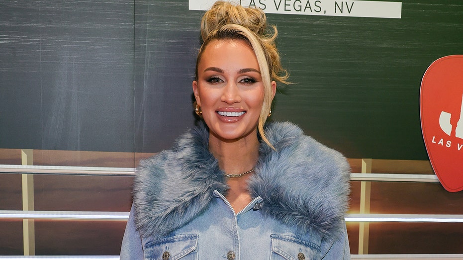 Brittany Aldean enjoys girls’ trip in beachside bikini snaps