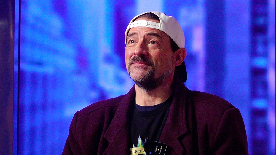 Director Kevin Smith says podcasting medium became ‘a waste,’ lost its soul when it became political