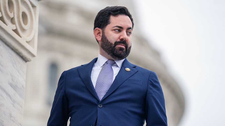 Trump ally tells government to ‘wake up’ after deadly federal agent shootings in Minneapolis