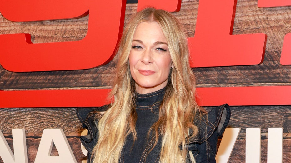 LeAnn Rimes undergoes $10K plasma treatments to remove ‘mold and microplastics’ from body
