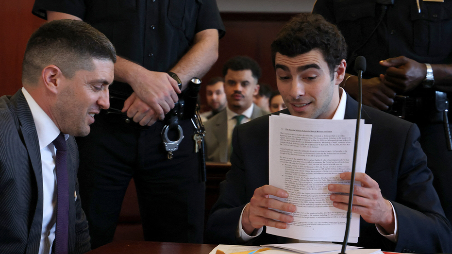 Alvin Bragg’s ‘unrealistic’ timeline in Luigi Mangione case sets up showdown with Trump DOJ