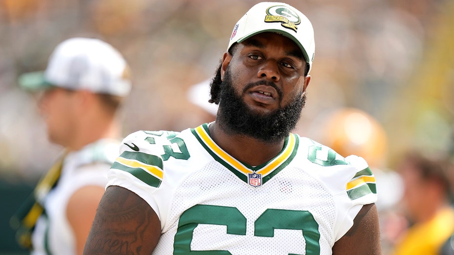 Packers offensive lineman Rasheed Walker arrested at New York Airport on gun charges