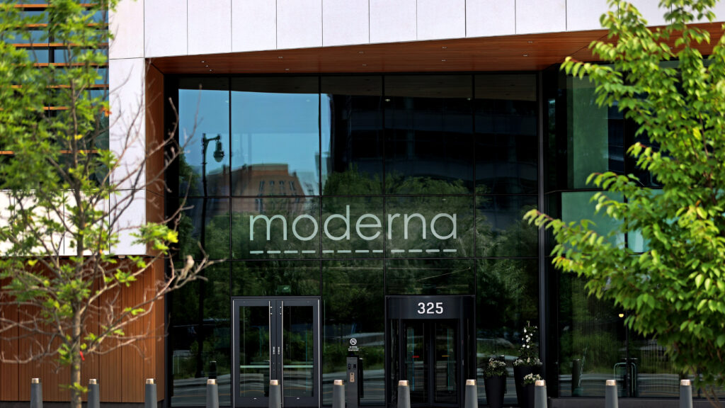 STAT+: Benefit from Moderna’s skin cancer immunotherapy endures