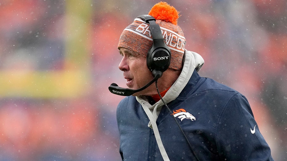 NFL legend criticizes coaches fourth-down aggressiveness after Sean Payton’s costly decision in Broncos’ loss