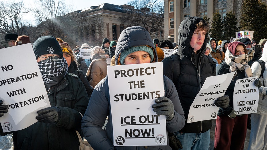 New watchdog database names hundreds of school districts limiting ICE cooperation as tool for parents
