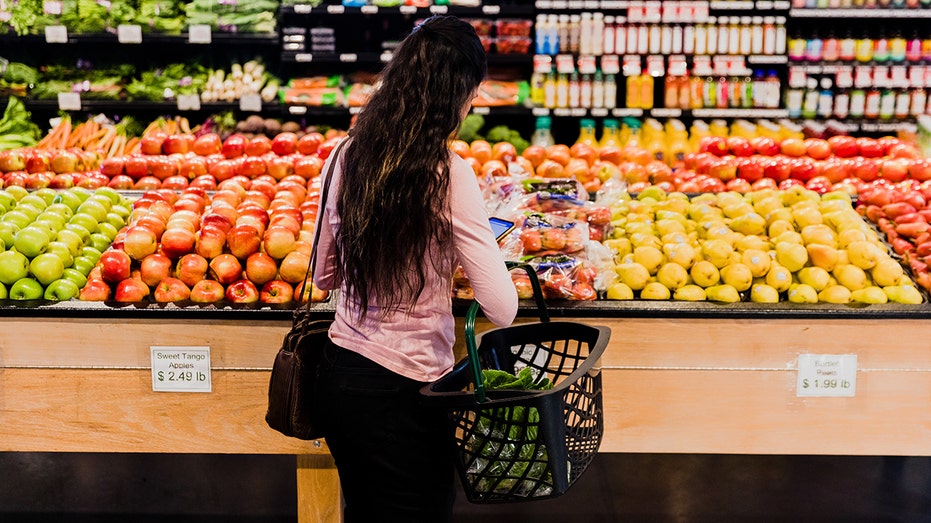 The zero-calorie sugar substitute you’re using may do more than sweeten food, study says
