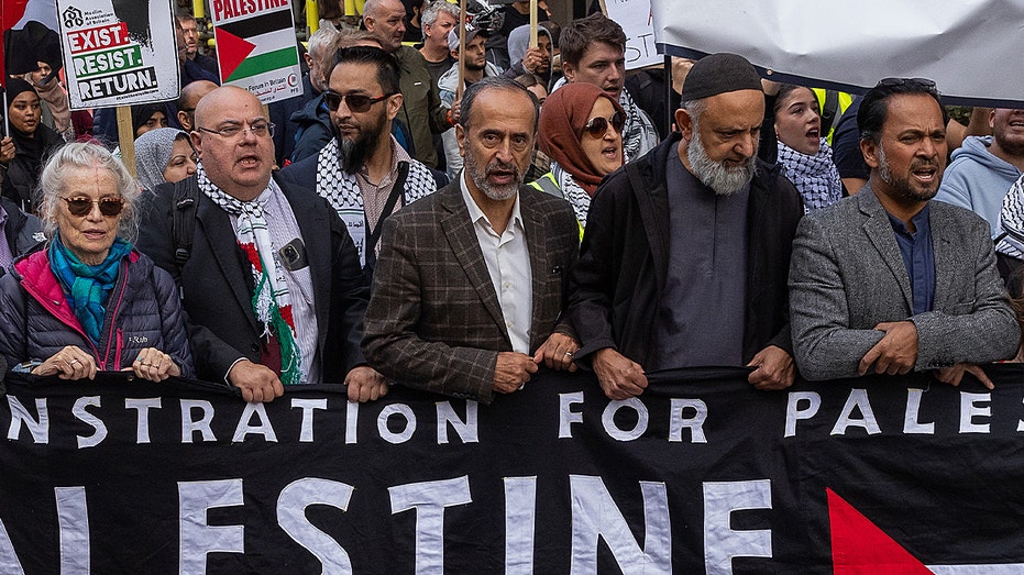 Trump pressures UK over Hamas-linked figure as US intel flags potential terror threat