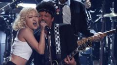 Rosé and Bruno Mars kick off Grammy Awards