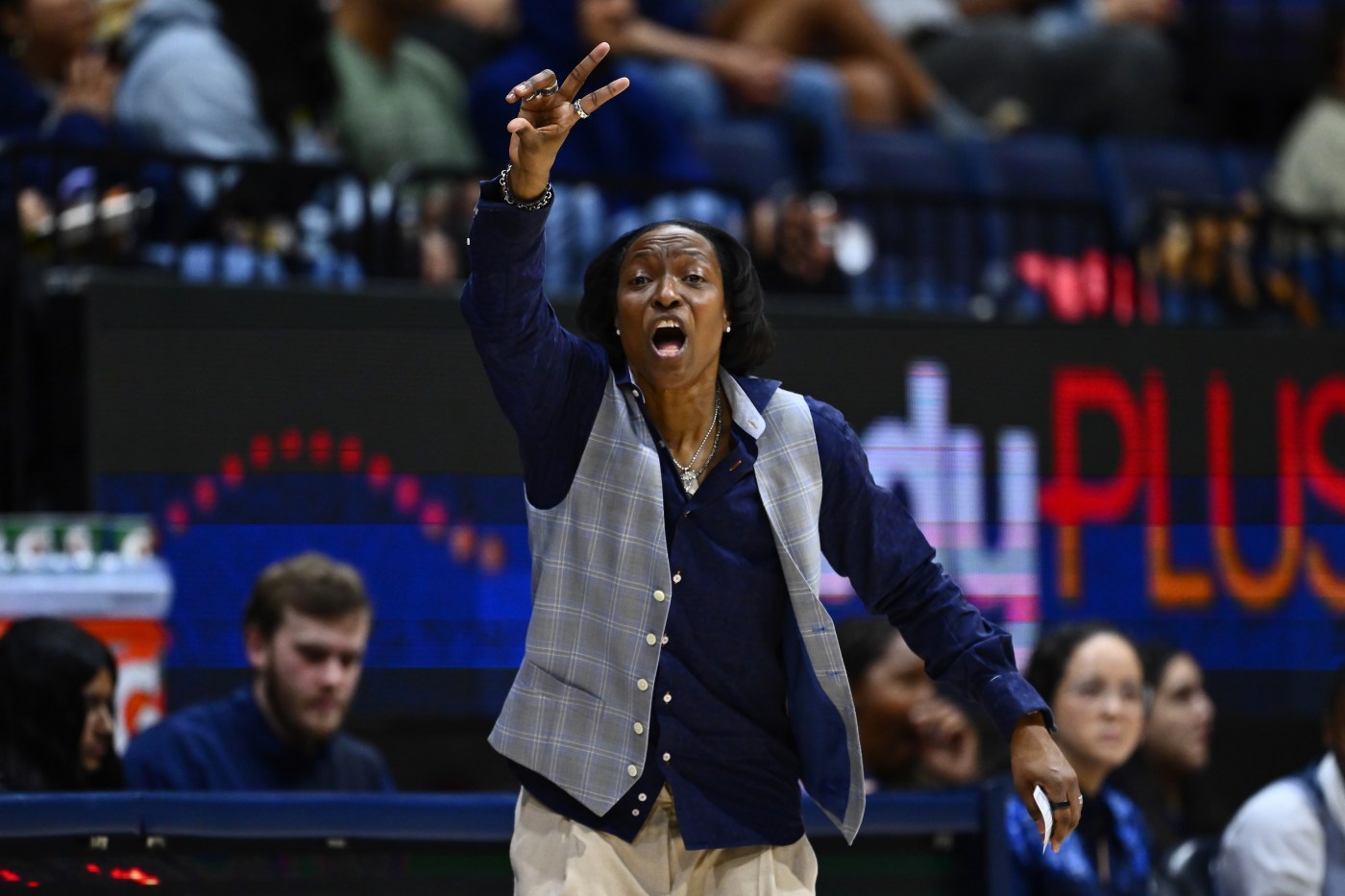 Cal can’t weather No. 7 Louisville’s third-quarter run