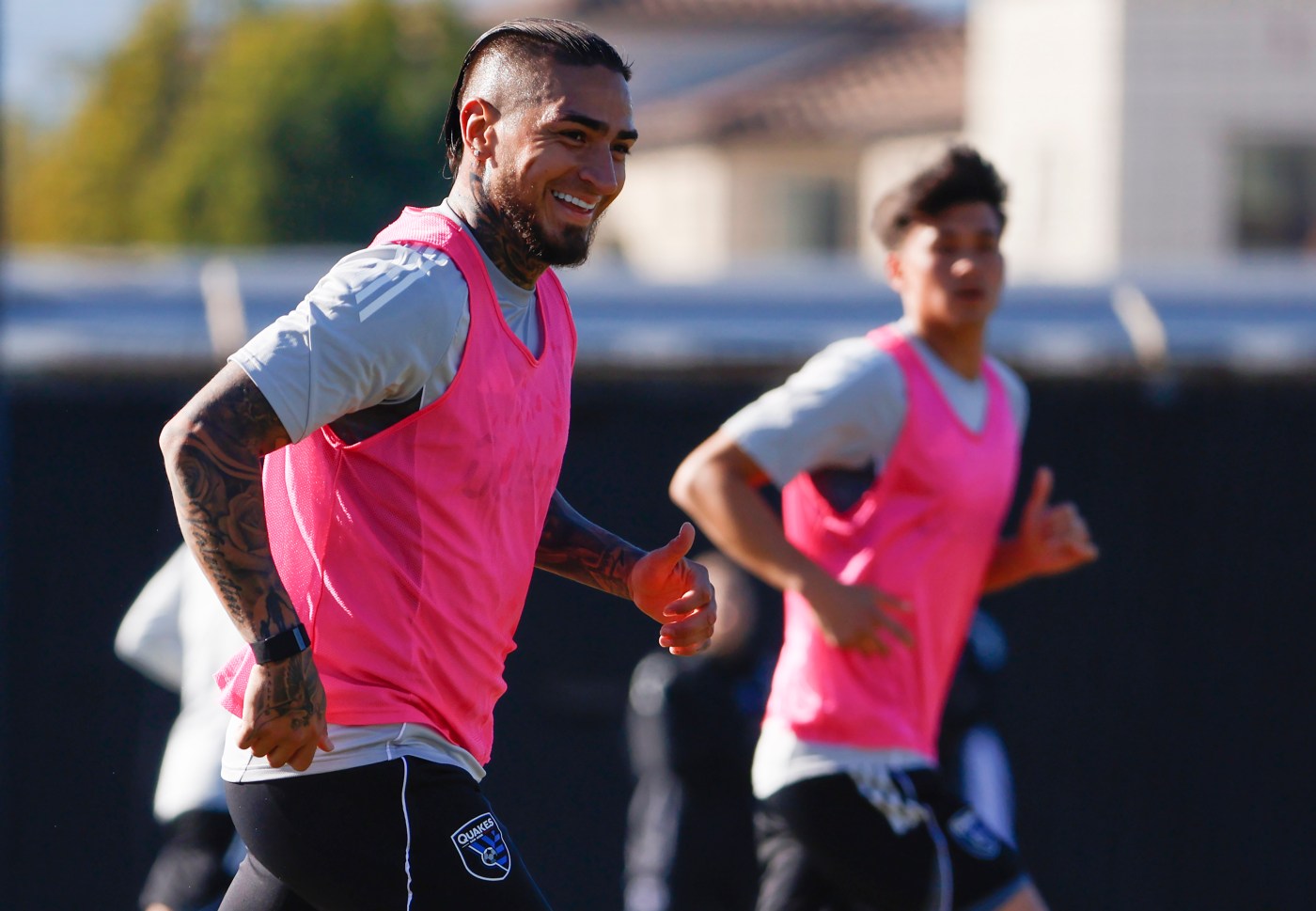 Quakes loan star striker Arango to Colombian side
