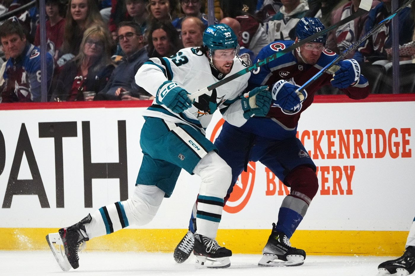 Askarov shines, but late goal dooms Sharks in loss to Avalanche