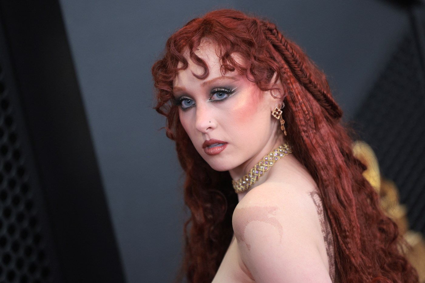 The painful-looking mechanics of Chappell Roan’s near-naked Grammys dress