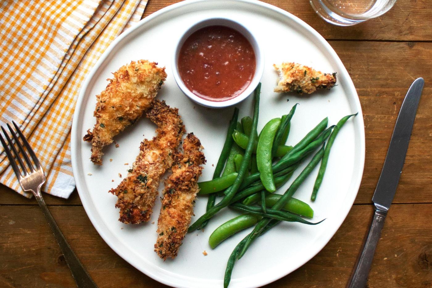 Snack like a pro on Super Bowl Sunday with Panko-crusted chicken strips and game-changing sauce