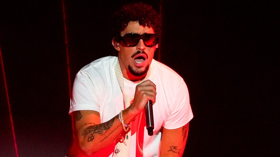 Ex-NFL star hopes Super Bowl LX can steer clear of politics, provide fans ‘an escape’